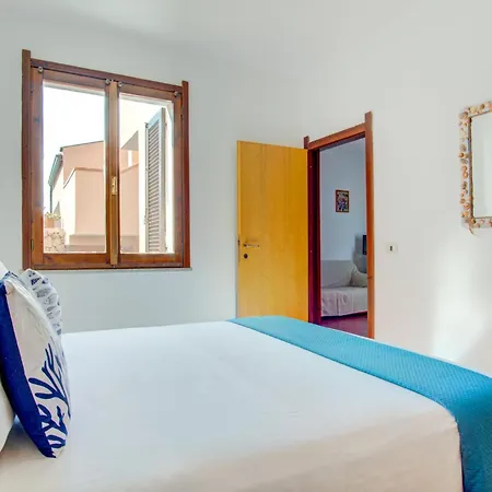Apartment - And Palau